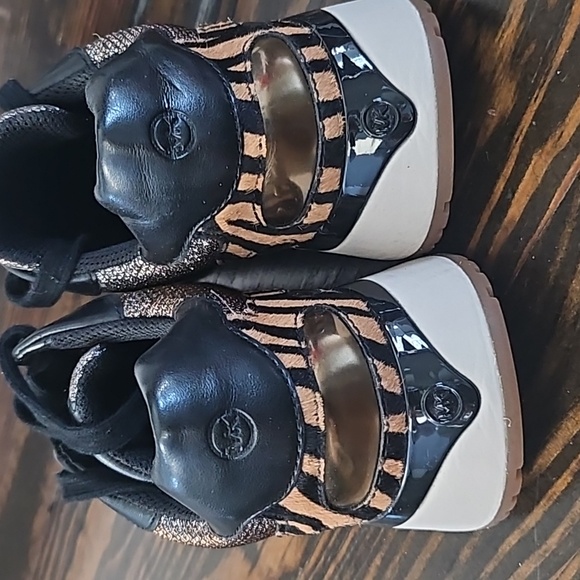 Michael Kors Sneakers - Picture 4 of 10